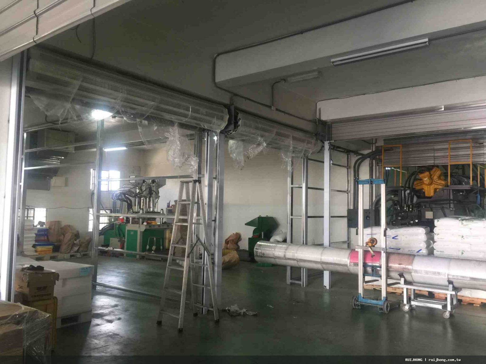 塑膠射出廠內捲門，照片 6