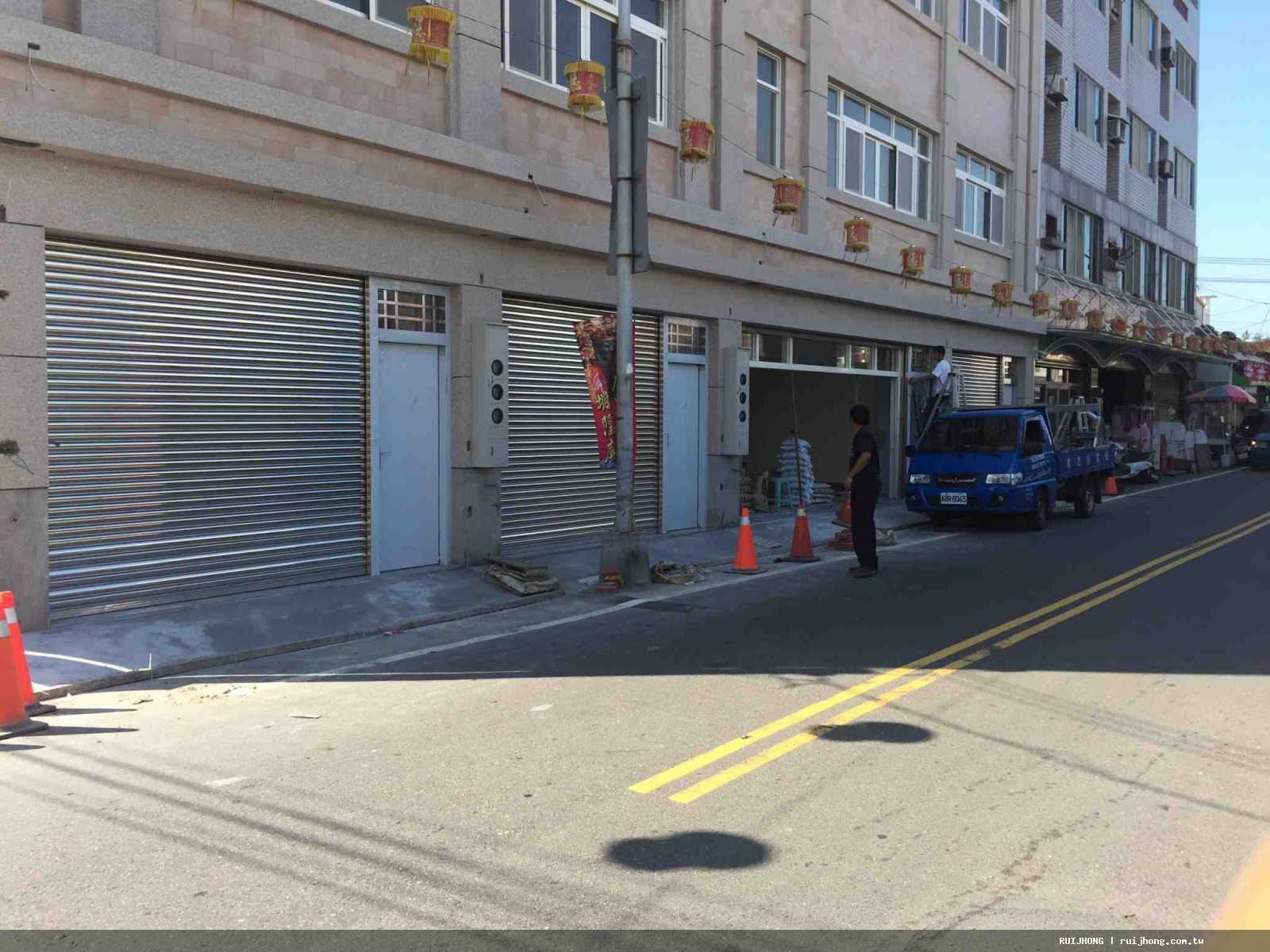 鹿港新屋傳統捲門